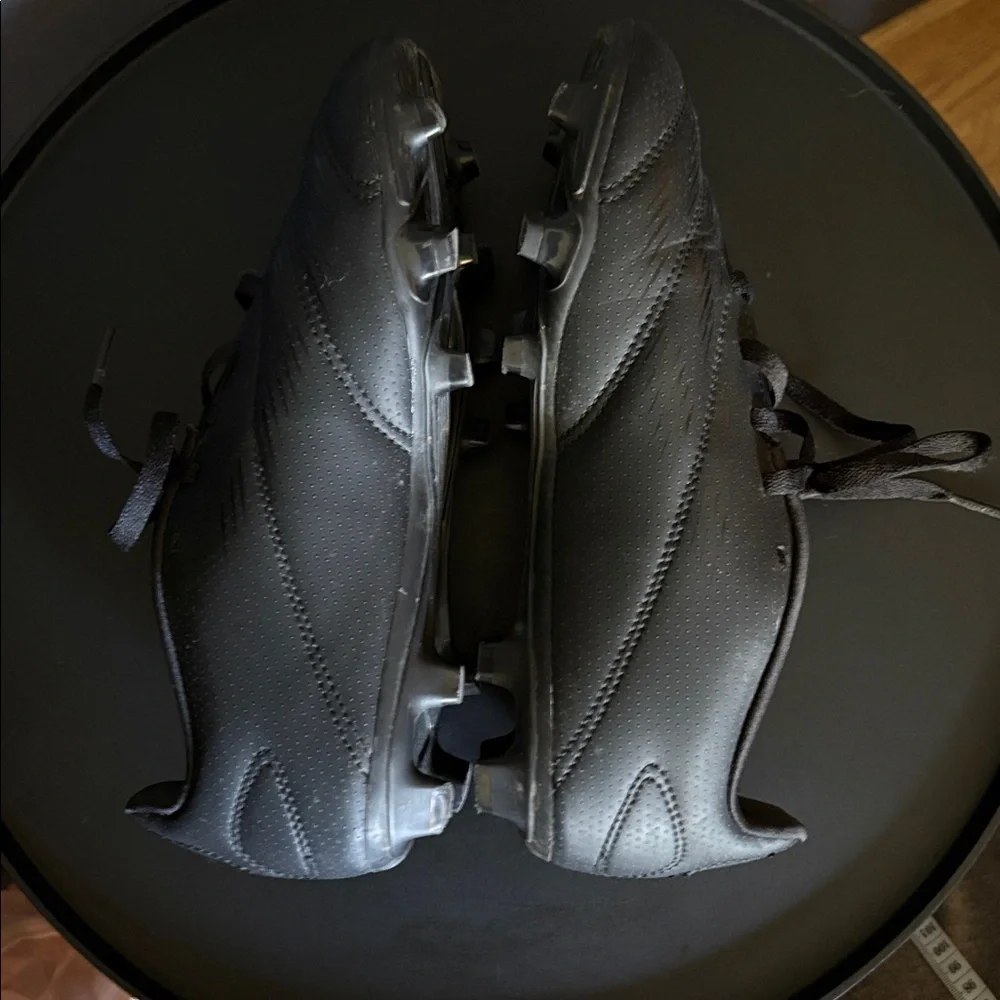 Adidas size 4 Predator Black and Gold Soccer Cleats
